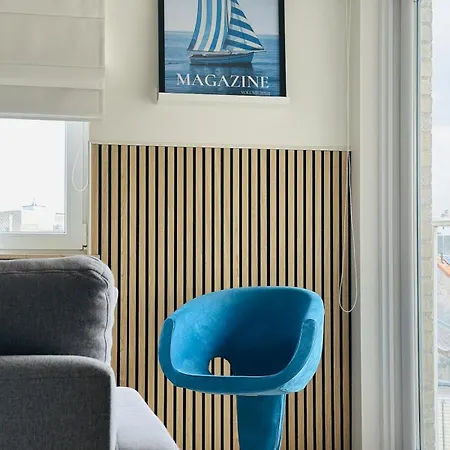 La O'brise - Close To And Center Ostende