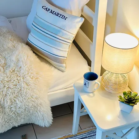 La O'brise - Close To And Center Ostend