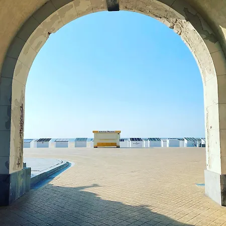 La O'brise - Close To And Center *