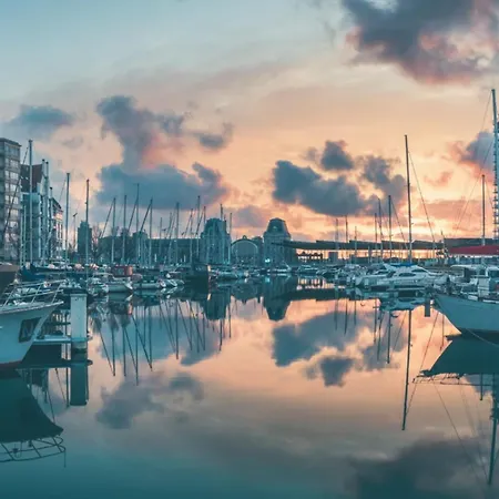 La O'brise - Close To And Center Ostend