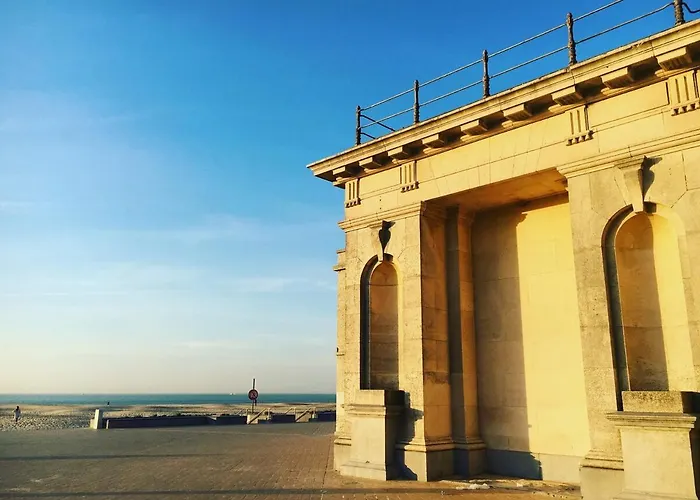 La O'brise - Close To And Center